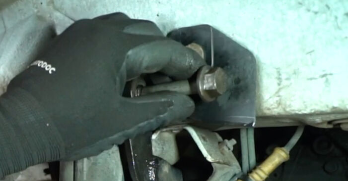 Smontaggio Molla Ammortizzatore su Nissan Interstar Van 2012 dCi 120 da solo