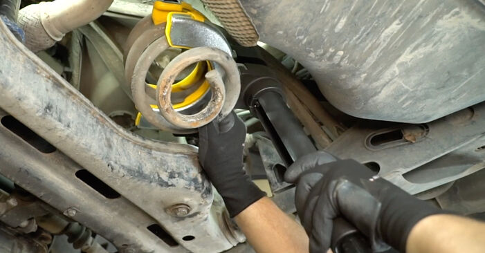 Come cambiare Molla Ammortizzatore posteriori e anteriori su Renault Master 2 Camion pianale 2.5 dCi 120 1998 - manuali PDF e video gratuiti