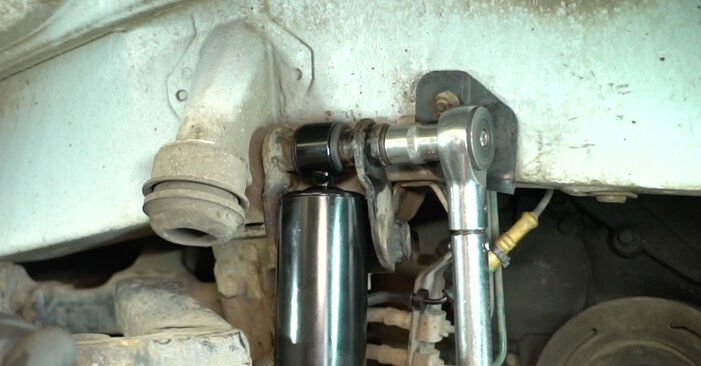 Sostituire Molla Ammortizzatore su RENAULT MASTER II Pianale piatto/Telaio (ED/HD/UD) 2.8 dTI 2012 non è più un problema con il nostro tutorial passo-passo