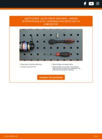 Cómo cambiar Luz de Freno Adicional Nissan Interstar Bus