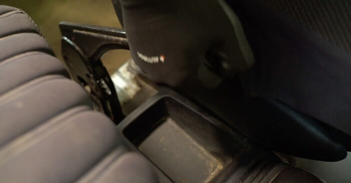 Step-by-step recommendations for DIY replacement Interstar 2016 3.0 dCi 140 Hand brake Cable