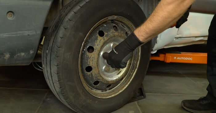 RENAULT MASTER II Pritsche/Fahrgestell (ED/HD/UD) 2.2 dCI 2012 Handbremsseil selbst wechseln - Handbuch online