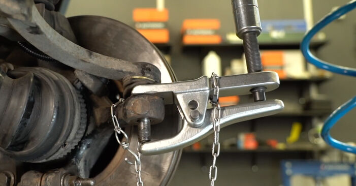 Mudar Ponteiras de Direcção no Interstar 2011 não será um problema se você seguir este guia ilustrado passo a passo