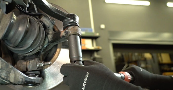 Csináld magad NISSAN INTERSTAR Dobozos (X70) dCi 100 2016 Vezetőkar fej csere - online útmutató