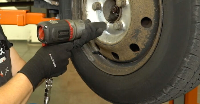 Nissan Interstar Van dCi 115 2004 Vezetőkar fej cseréje: ingyenes szervizelési útmutatók