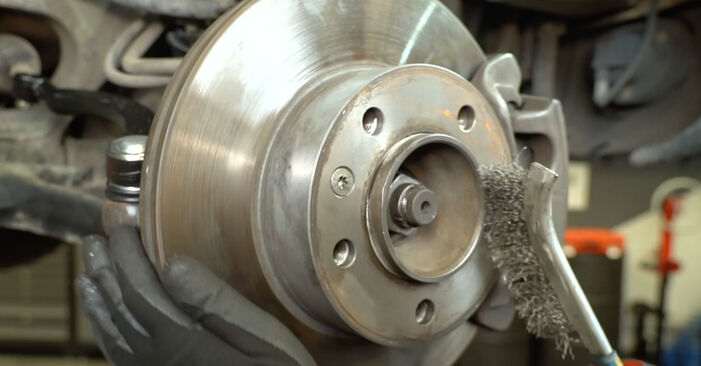 Κάντε μόνοι σας την αντικατάσταση RENAULT MASTER Αντλία νερού πλύσης - online tutorial