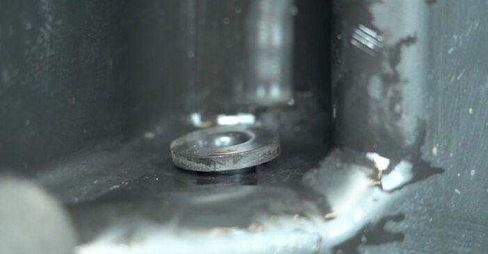 RENAULT SYMBOL / THALIA 2015 Waschwasserpumpe Stufenweise Anleitung zum Austausch