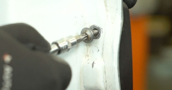 Wie problematisch ist es, selber zu reparieren: Türgriff beim Messenger Kasten / Kombi B 80.35 (FN40B5) 1996 auswechseln – Downloaden Sie sich bebilderte Tutorials