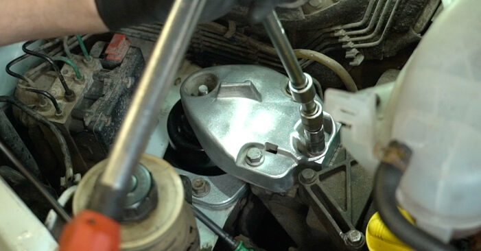 Jak vyměnit Ulozeni motoru na RENAULT MASTER - bezplatné PDF a video návody.