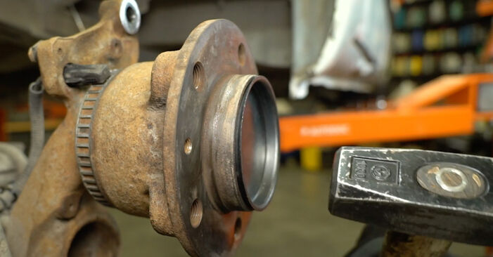 Comment retirer RENAULT MASTER Roulement de roue - instructions en ligne faciles à suivre