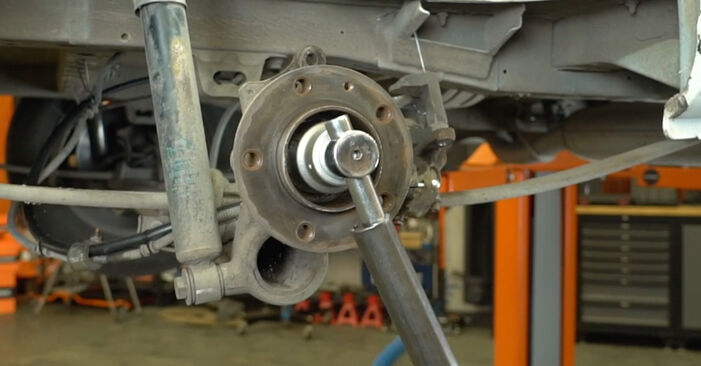 Jak odstranit NISSAN INTERSTAR Lozisko kola - online jednoduché instrukce