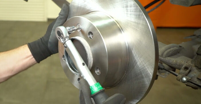 NISSAN INTERSTAR Lozisko kola návod na výměnu, krok po kroku.