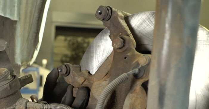 Svépomocná výměna Lozisko kola na autě NISSAN INTERSTAR