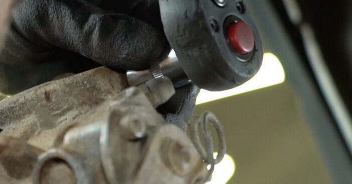 Kako težko to naredite sami: Kolesni lezaj zamenjava na NISSAN NV400 Platform/Chassis dCi 125 RWD 2017 - prenesite slikovni vodnik