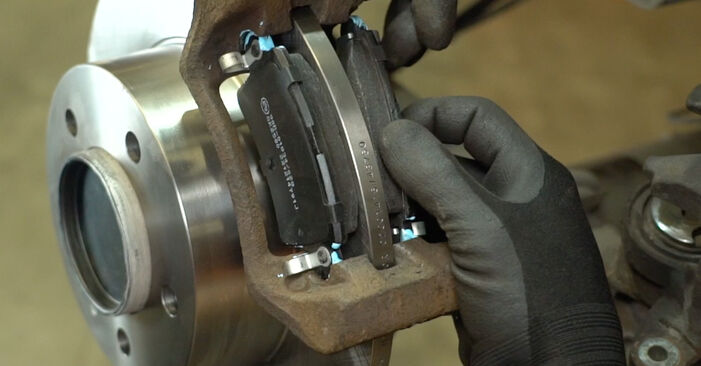 Κάντε μόνοι σας την αντικατάσταση RENAULT MASTER Ρουλεμάν τροχών - online tutorial