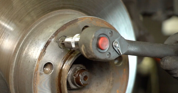 Hoe moeilijk is doe-het-zelf: Wiellager wisselen Renault Master 2 Van 2.5 dCi 2004 – download geïllustreerde instructies