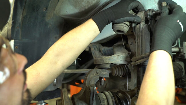 Hoe Renault Master 2 Van 1998 Wiellager vervangen – kosteloze pdf-handleidingen en tutorials