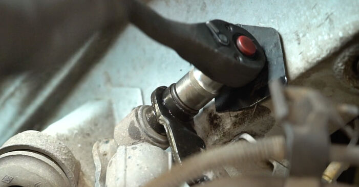 NISSAN INTERSTAR Lozisko kola návod na výměnu, krok po kroku.