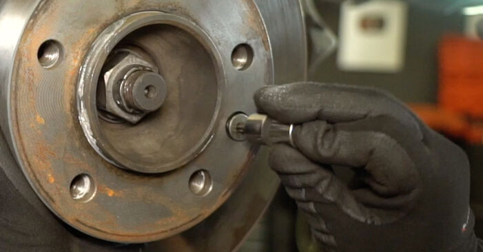 Podrobná doporučení pro svépomocnou výměnu NISSAN INTERSTAR Lozisko kola