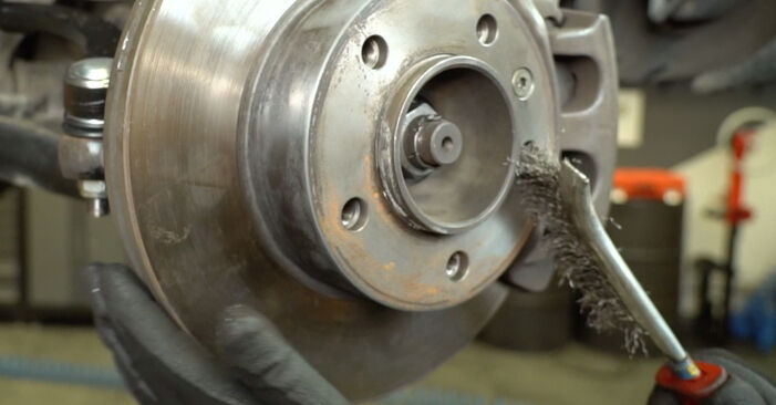 Asendades NISSAN INTERSTAR Rattalaager ise