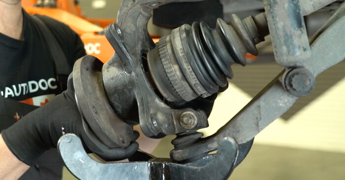 Como trocar Rolamento da Roda no NISSAN INTERSTAR Caixa (X70) 2014 - dicas e truques