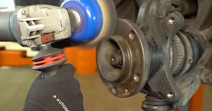 Substituindo Rolamento da Roda em Nissan Interstar Van 2012 dCi 120 por si mesmo