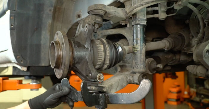 Πώς να αντικαταστήσετε Ρουλεμάν τροχών σε RENAULT MASTER: κατεβάστε εγχειρίδια PDF και βίντεο οδηγιών