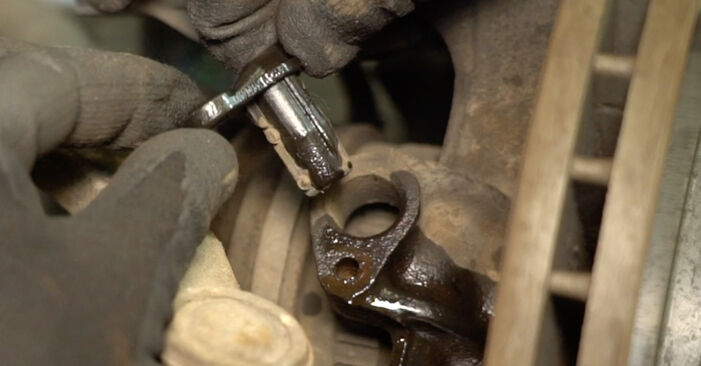 Substituindo Rolamento da Roda em Renault Master II Minibus 2008 2.5 dCi por si mesmo