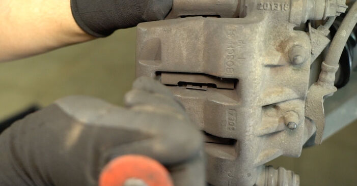 Como trocar Rolamento da Roda no Renault Master II Minibus 1998 - manuais gratuitos em PDF e vídeo