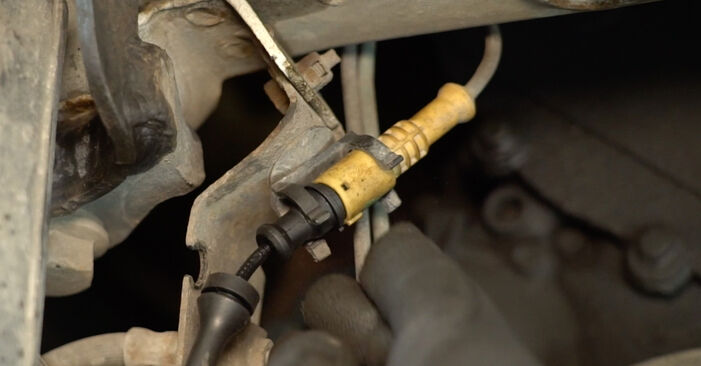 Quão difícil é efetuar a substituição de Rolamento da Roda no Renault Master II Minibus 2.5 dCi 2004 por si mesmo - descarregue o guia ilustrado