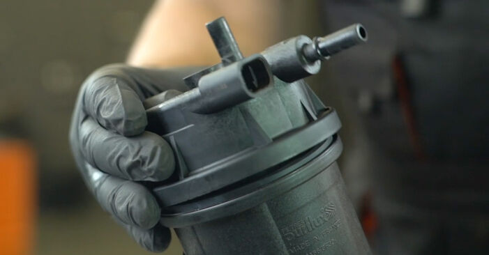 NISSAN INTERSTAR Kütusefilter DIY töökoja vahetamiskäsiraamat