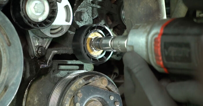 Cambiar Correa Poly V RENAULT MASTER 3.0 dCi: guías online y video tutoriales