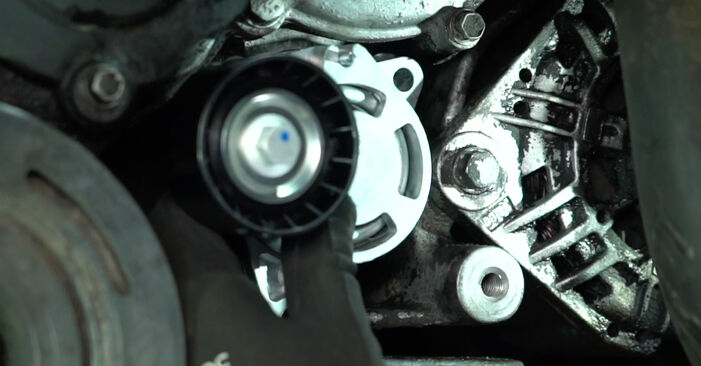 Cambiar Correa Poly V Renault Master 2 Camión de plataforma 2.5 dCi 1999 - manuales paso a paso y guías en video