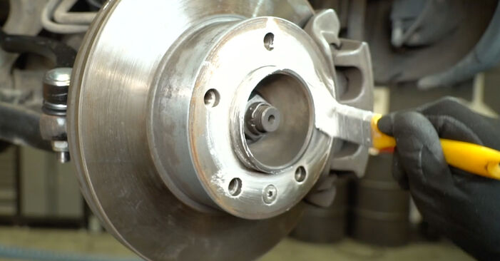 Cuando cambiar Correa Poly V RENAULT MASTER 2.5 D 2009 por su cuenta