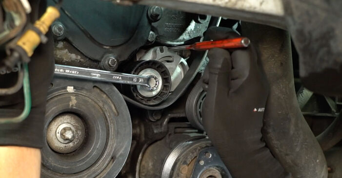 Como cambiar Correa Poly V RENAULT MASTER 2.5 D 2002 - instrucciones online fáciles de seguir