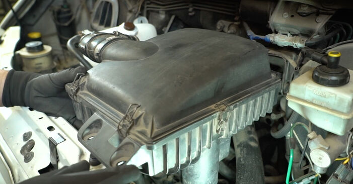 Samodzielna wymiana Świeca żarowa w NISSAN Interstar Bus (X70) dCi 150 2005