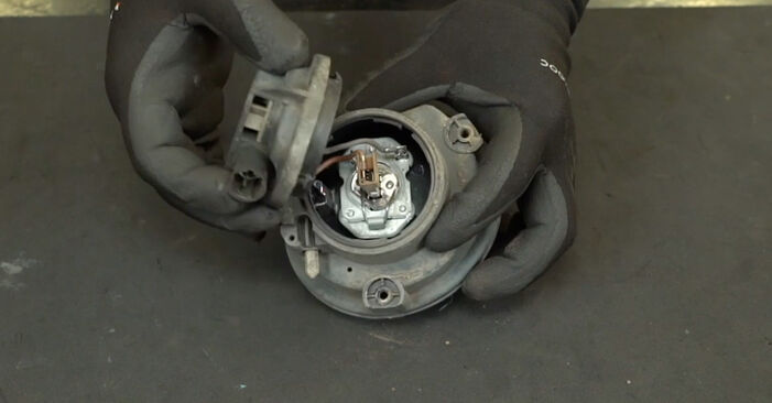 RENAULT MASTER 2005 Nebelscheinwerfer Schrittweise Anleitungen zum Wechsel von Autoteilen