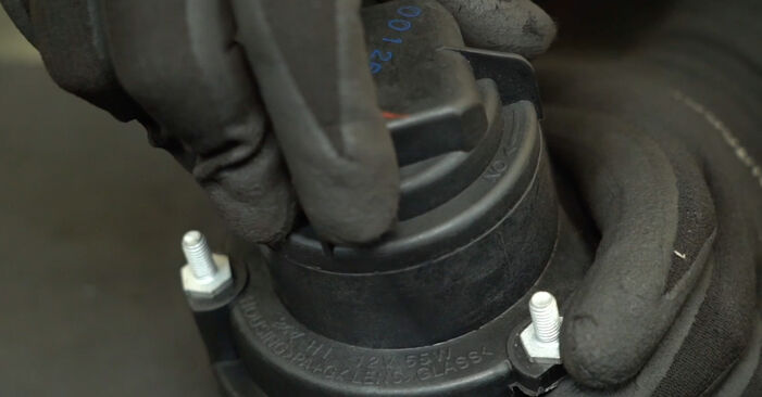 RENAULT MEGANE I Coach (DA0/1_) 2.0 16V 2002 Nebelscheinwerfer selbst wechseln - Handbuch online