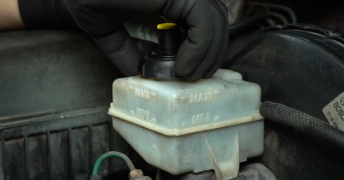 NISSAN INTERSTAR dCi 120 Bremssattel austauschen: Tutorials und Video-Anweisungen online