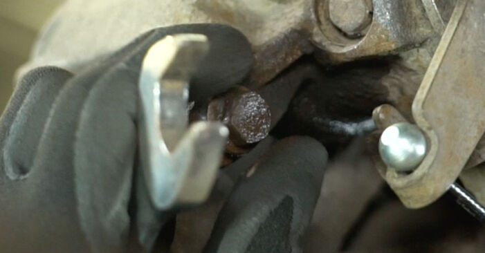 NISSAN INTERSTAR Piduriketas samm-sammulised asendamise juhend