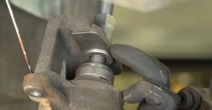 Üksikasjalikud soovitused iseseisvaks NISSAN INTERSTAR Piduriketas väljavahetamiseks