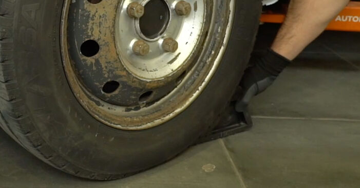 Ile czasu zajmuje wymiana: Tarcza hamulcowa w Interstar dCi 115 2011 - pouczająca instrukcja w formacie PDF