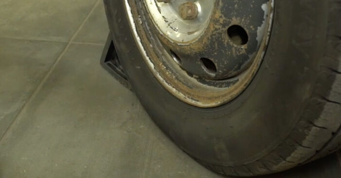 Cambiar Pastillas De Freno Nissan Interstar Bus dCi 120 2003 - manuales paso a paso y guías en video