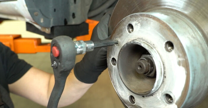 Renault Master II Bus 2.2 dCI 2000 Bremsscheiben austauschen: Unentgeltliche Reparatur-Tutorials