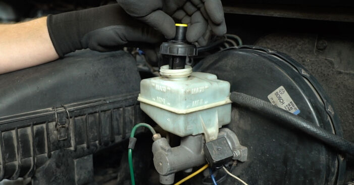 Wie Bremsbeläge beim Renault Master II Bus 1998 gewechselt werden - Unentgeltliche PDF- und Videoanweisungen