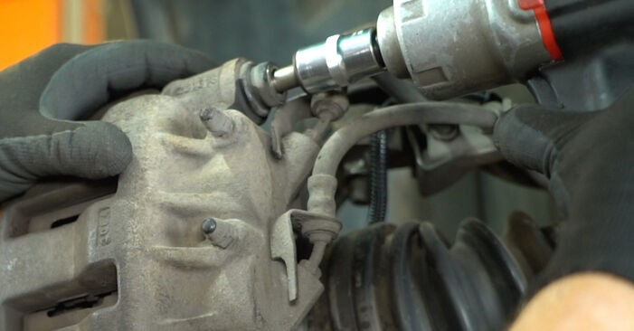 Колко време отнема смяната: Спирачни Накладки на Nissan Interstar Микробус 2010 - информативен PDF наръчник