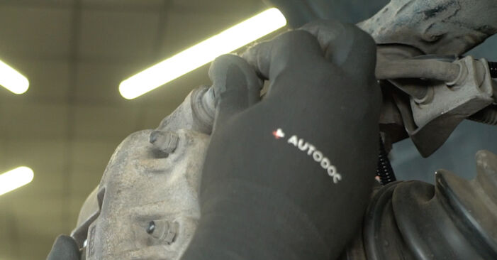 Как да демонтираме NISSAN INTERSTAR 2.5 dCi 100 2006 Спирачни Накладки - онлайн лесни за следване инструкции