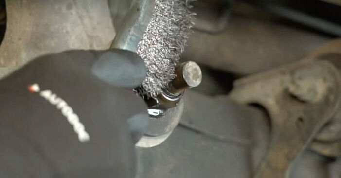 NISSAN INTERSTAR Kulový Čep Ramene svépomocná výměna díky návodu z naší dílny