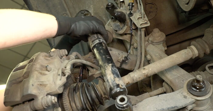 Svépomocná výměna Kulový Čep Ramene na autě NISSAN INTERSTAR