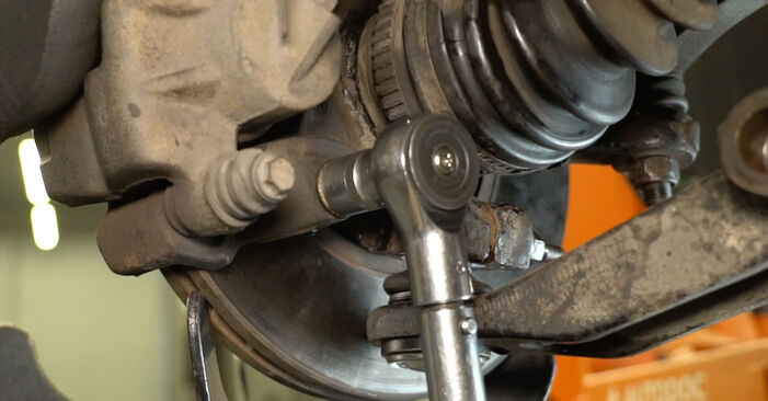 Jak vyměnit Kulový Čep Ramene na NISSAN INTERSTAR - bezplatné PDF a video návody.